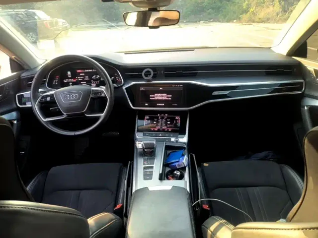 Audi A7L — Фото автомобиля 9