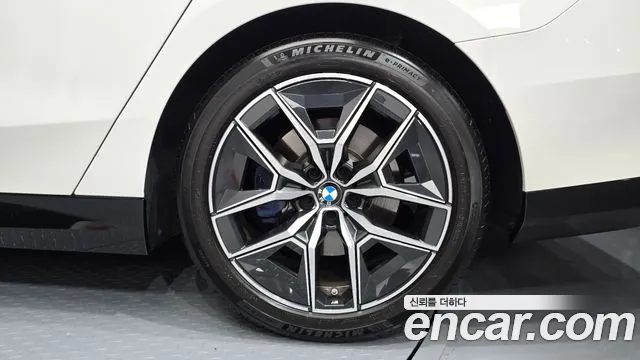 BMW 5-Series — Фото автомобиля 21
