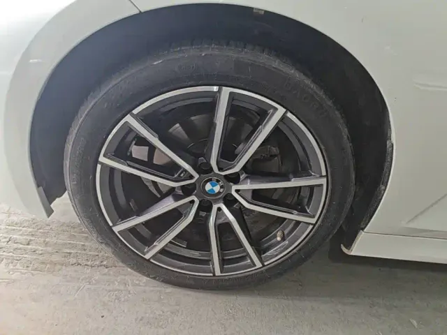 BMW 3 Series — Фото автомобиля 22