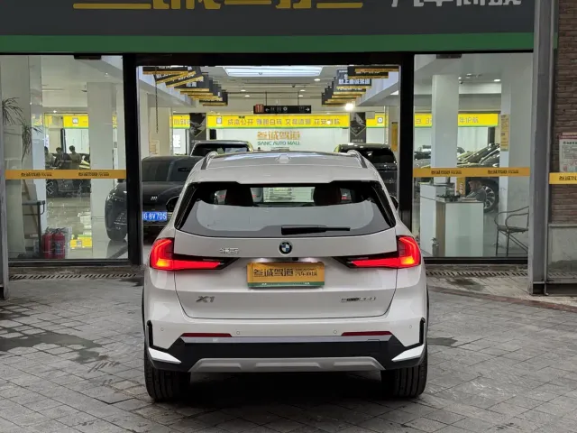BMW X1 — Фото автомобиля 4
