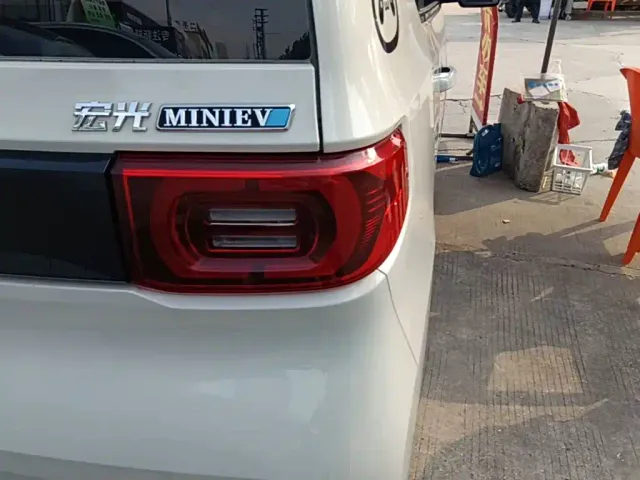 Wuling Hongguang Mini EV — Фото автомобиля 7