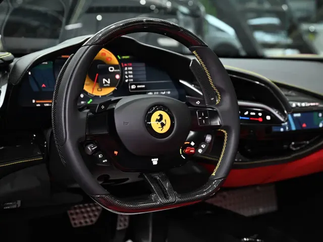 Ferrari SF90 — Фото автомобиля 11