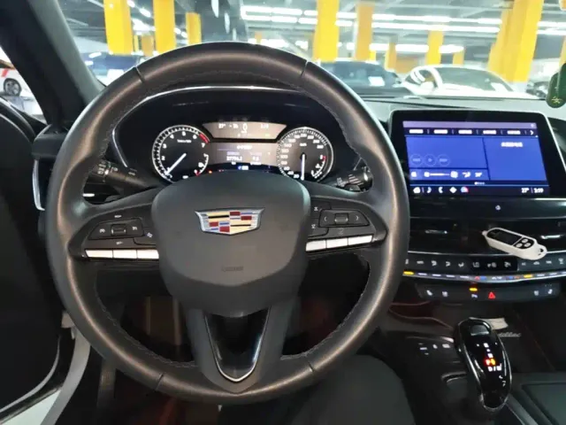 Cadillac CT5 — Фото автомобиля 10