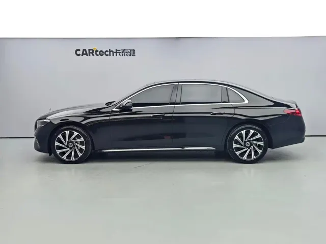 Mercedes-Benz E-Class — Фото автомобиля 2