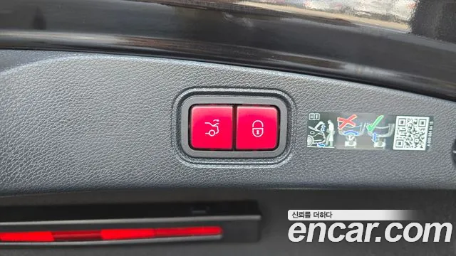 Mercedes-Benz E-Class — Фото автомобиля 26