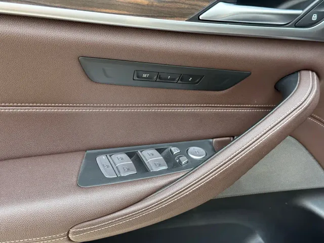 BMW 5 Series — Фото автомобиля 8