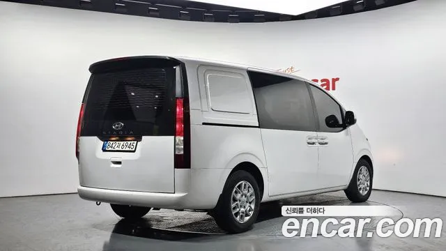 Hyundai Staria Staria Карго 5 мест — Фото автомобиля 2