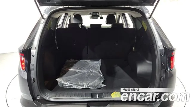 Hyundai Tucson Tucson (NX4) Дизель 2.0 2WD — Фото автомобиля 16