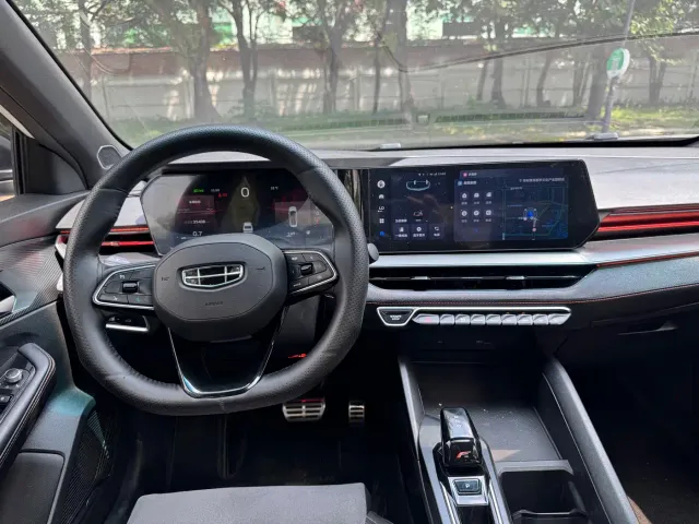 Geely Binrui — Фото автомобиля 9