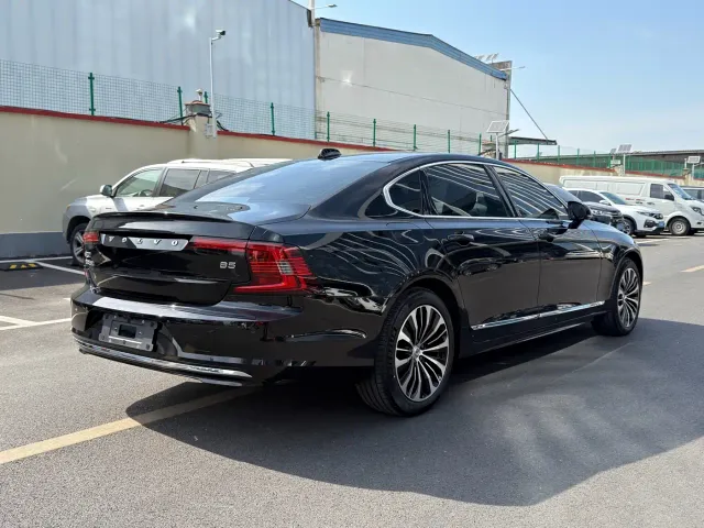 Volvo S90 — Фото автомобиля 13