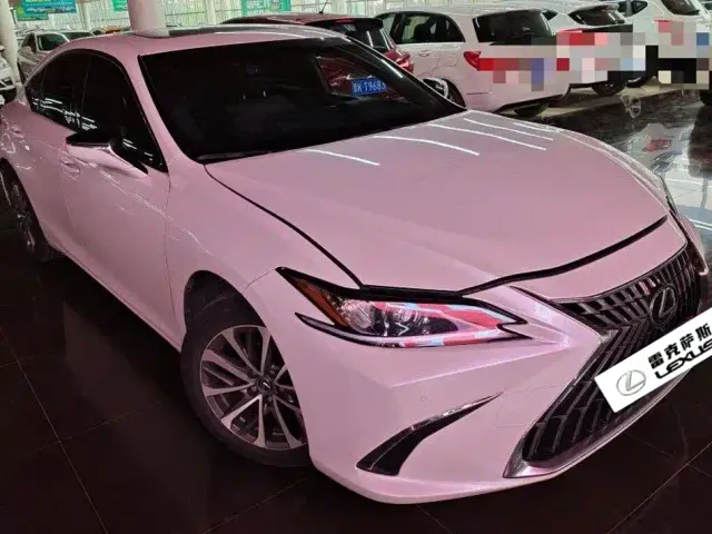 Lexus ES — Фото автомобиля 2