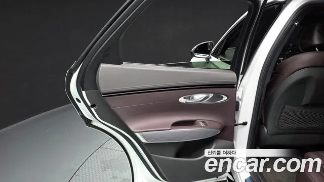 Genesis GV70 2.5T Бензин 2WD — Фото автомобиля 24