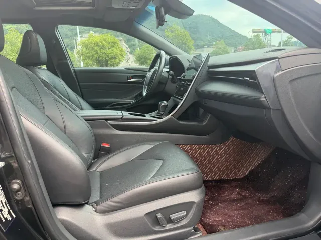 Toyota Avalon — Фото автомобиля 12