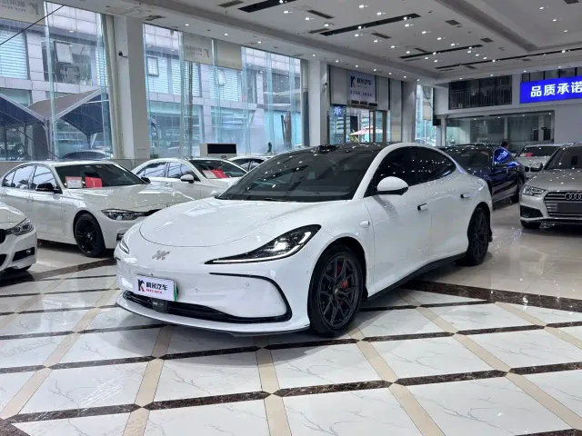IM Motors L6 — Фото автомобиля 2