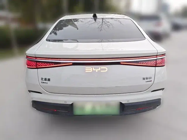 BYD Seal 07 DM-i — Фото автомобиля 7