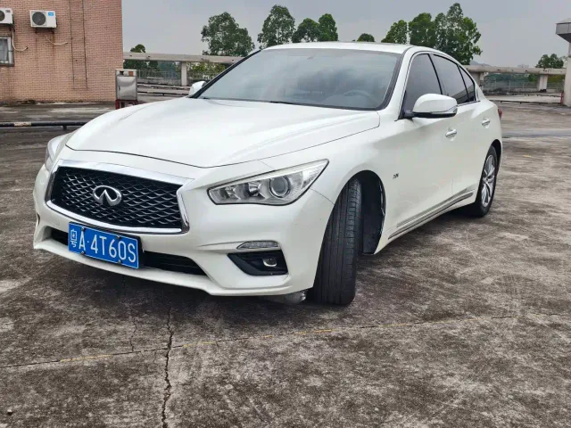 Фотография автомобиля — Infiniti Q50L