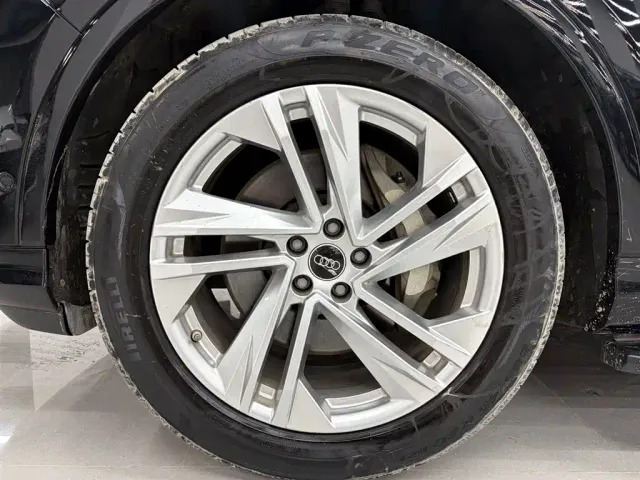 Audi Q7 — Фото автомобиля 13