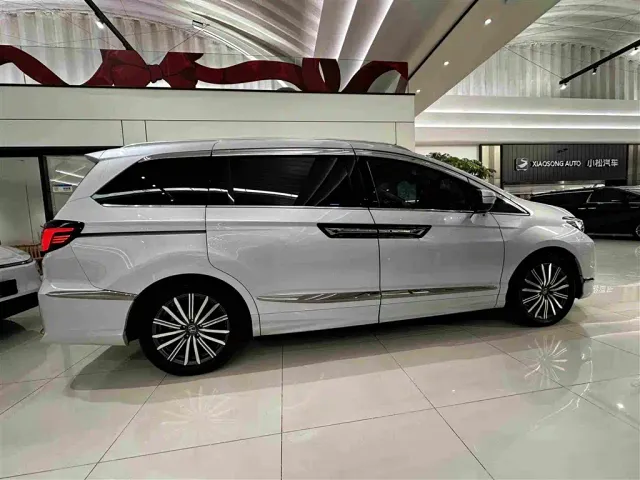 Honda Elysion — Фото автомобиля 3