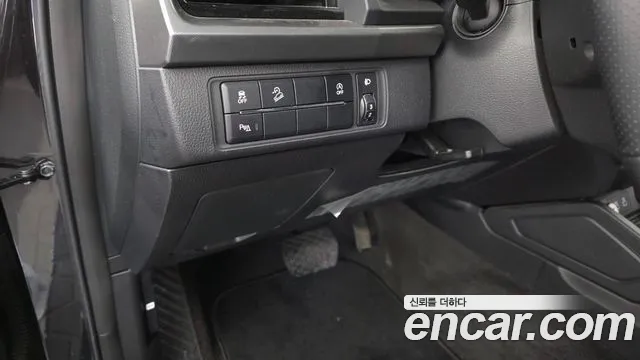 KG_Mobility_Ssangyong Rexton Новый Rexton Sport Khan Дизель 2.2 4WD — Фото автомобиля 17
