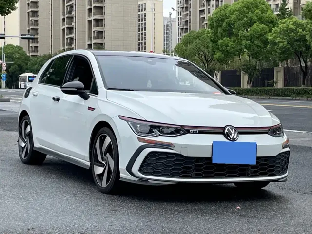 Volkswagen Golf GTI — Фото автомобиля 3
