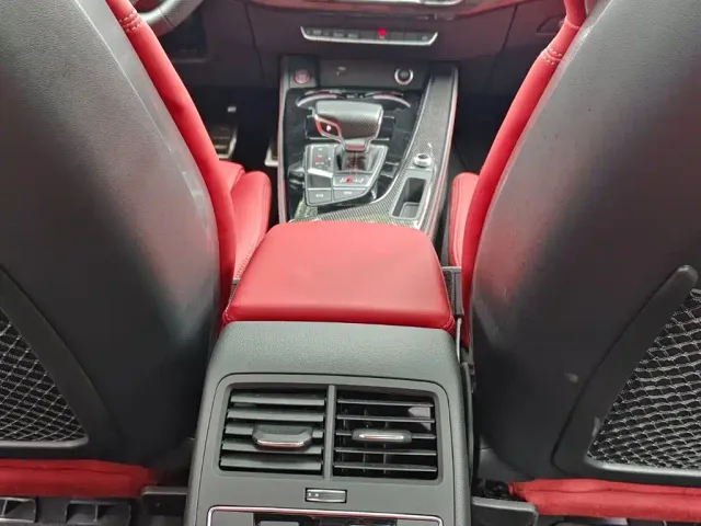 Audi S4 — Фото автомобиля 16