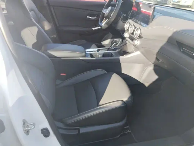 Nissan Sylphy — Фото автомобиля 24