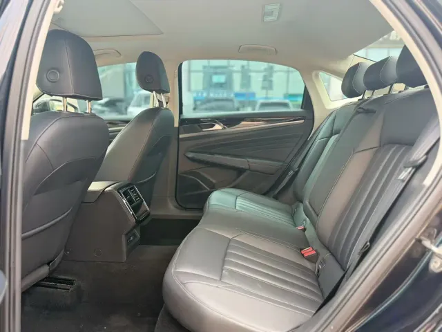 Volkswagen Passat — Фото автомобиля 6