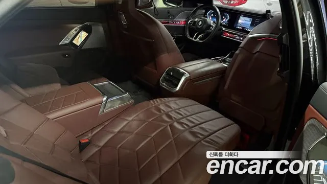 BMW 7 Series G70 — Фото автомобиля 14