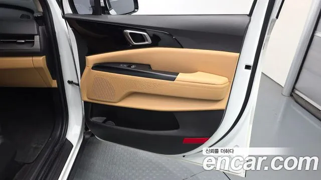 Kia Canival — Фото автомобиля 25