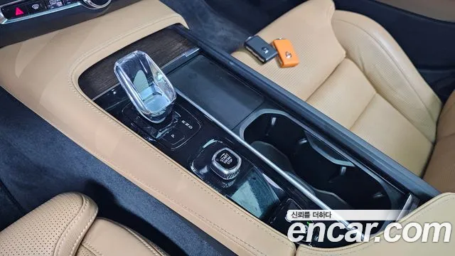 Volvo S90 — Фото автомобиля 12