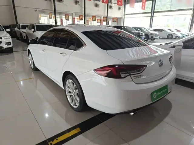 Buick Regal — Фото автомобиля 4