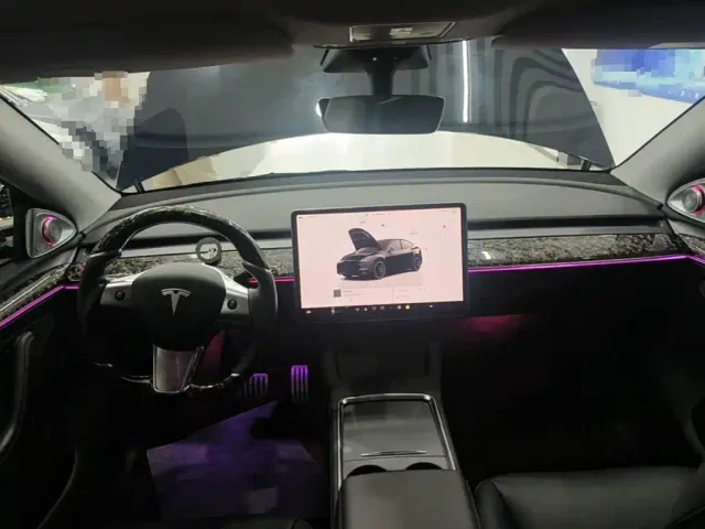 Tesla Model Y — Фото автомобиля 11