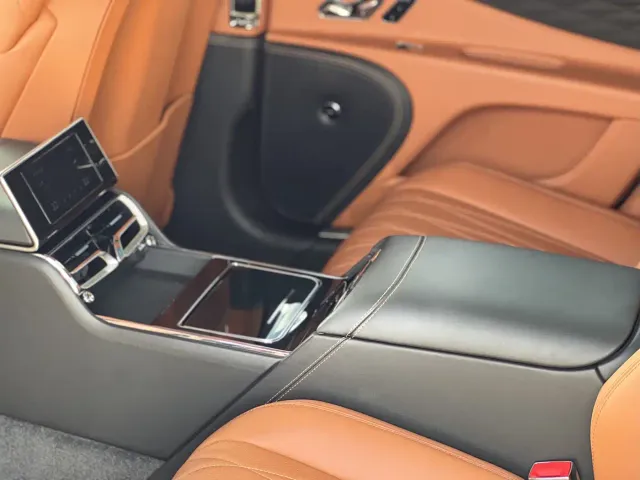 Bentley Flying Spur — Фото автомобиля 19