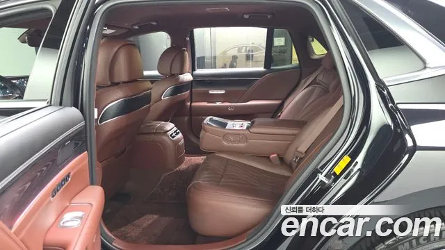 Genesis G90 Бензин 3.5 турбо AWD — Фото автомобиля 8
