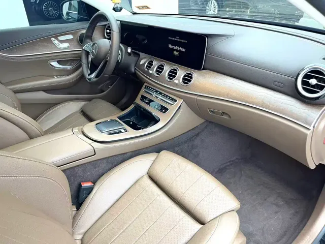 Mercedes-Benz E-Class — Фото автомобиля 10
