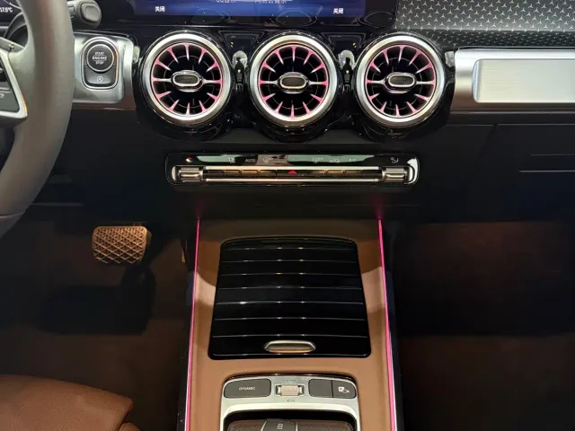 Mercedes-Benz GLB-Class — Фото автомобиля 15