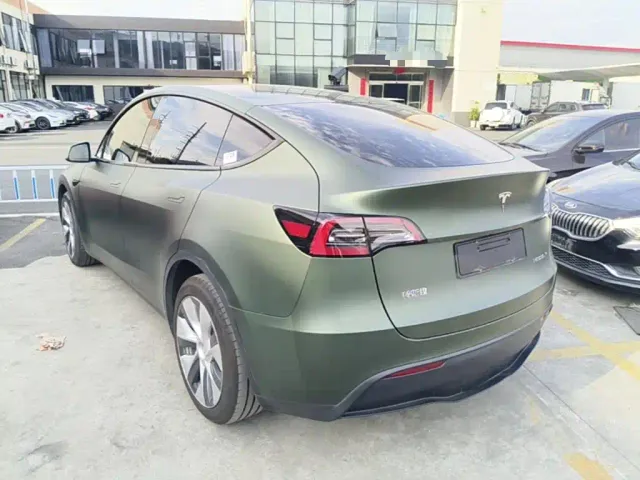 Tesla Model Y — Фото автомобиля 4