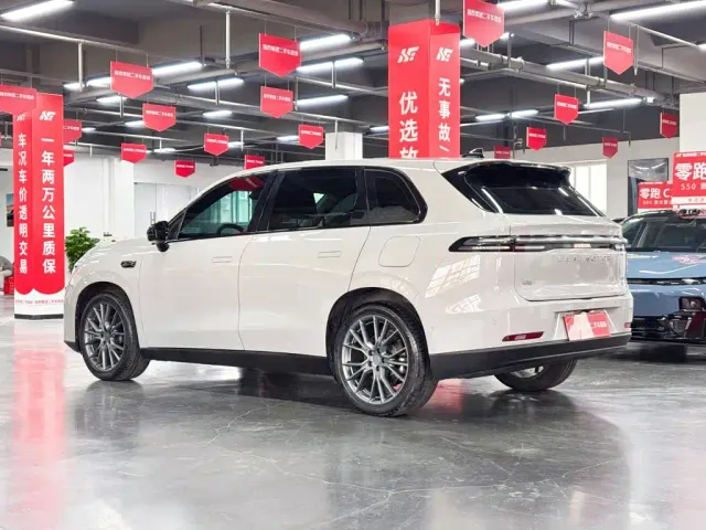 Leapmotor C10 — Фото автомобиля 7