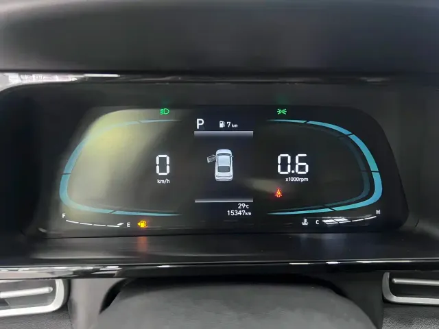 Hyundai Elantra — Фото автомобиля 9