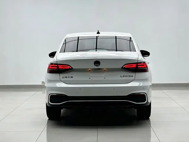 Volkswagen Lavida — Фото автомобиля 5