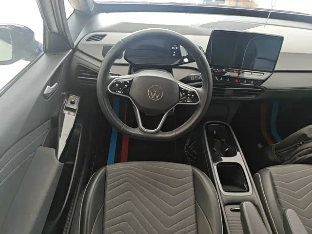 Volkswagen ID.3 — Фото автомобиля 10