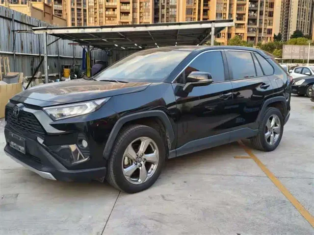 Фотография автомобиля — Toyota RAV4