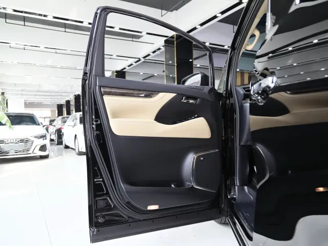 Toyota Vellfire — Фото автомобиля 6