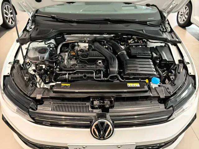 Volkswagen Golf — Фото автомобиля 6