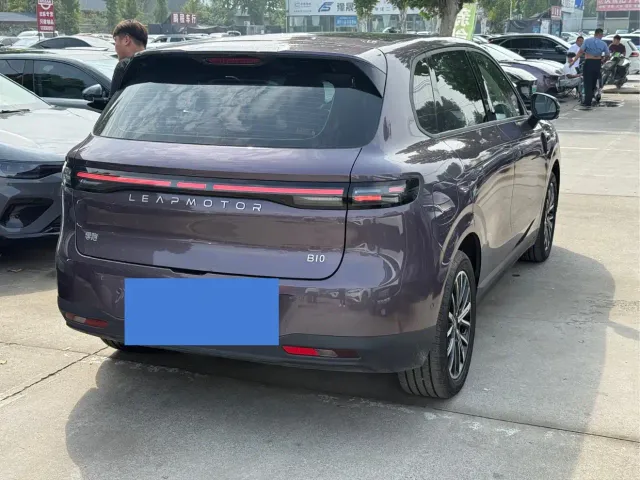 Leapmotor B10 — Фото автомобиля 4