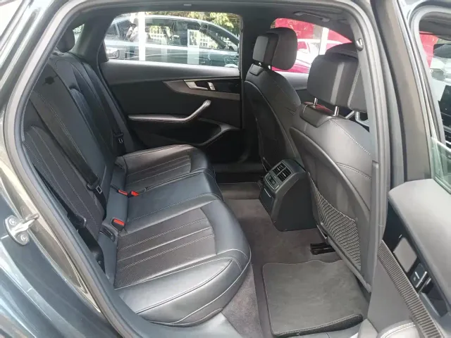 Audi A4L — Фото автомобиля 12