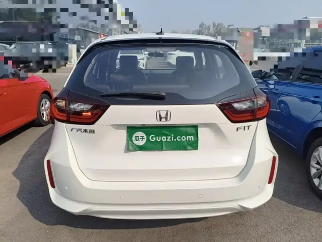 Honda Fit — Фото автомобиля 5