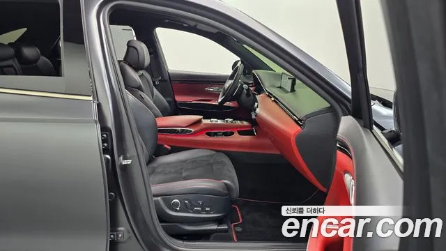 Genesis GV70 — Фото автомобиля 17