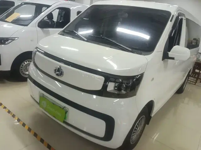 Фотография автомобиля — Changan Ruixing EM80