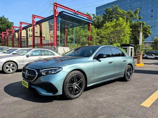Фотография автомобиля — Mercedes-Benz E-Class